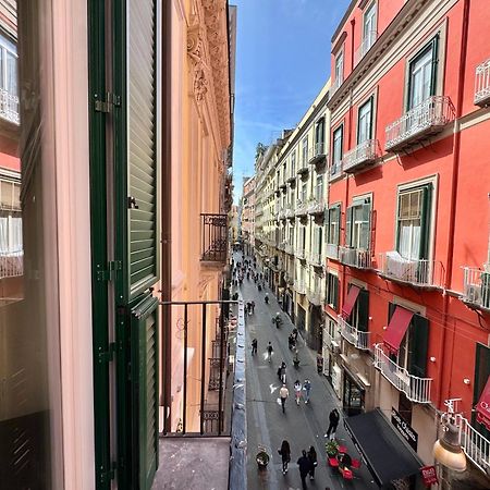 Alma De Chiaja - Design Suites & Apartments Napoli Bagian luar foto
