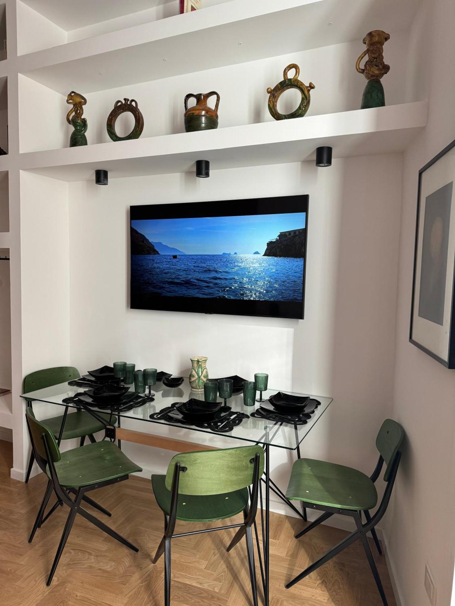 Alma De Chiaja - Design Suites & Apartments Napoli Bagian luar foto