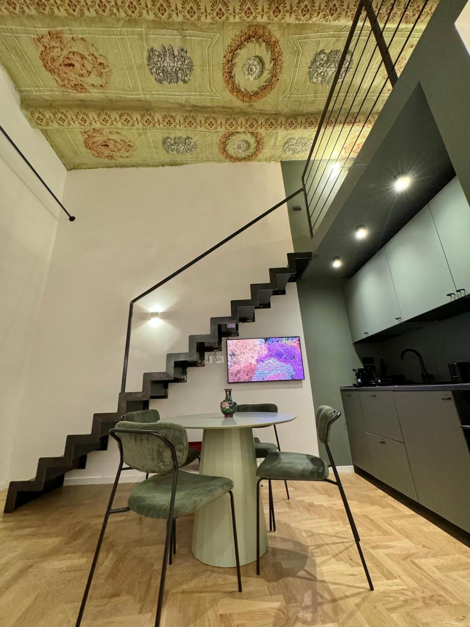 Alma De Chiaja - Design Suites & Apartments Napoli Bagian luar foto