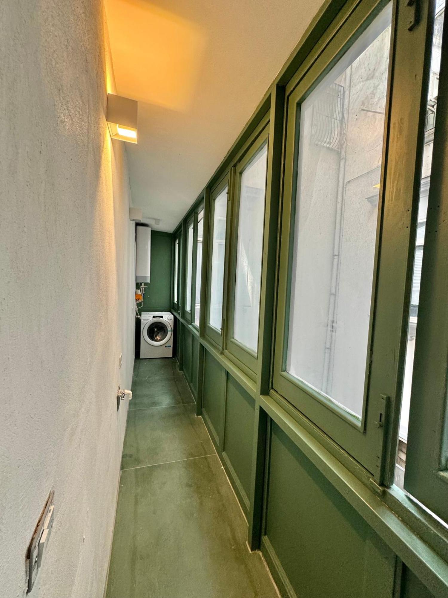 Alma De Chiaja - Design Suites & Apartments Napoli Bagian luar foto
