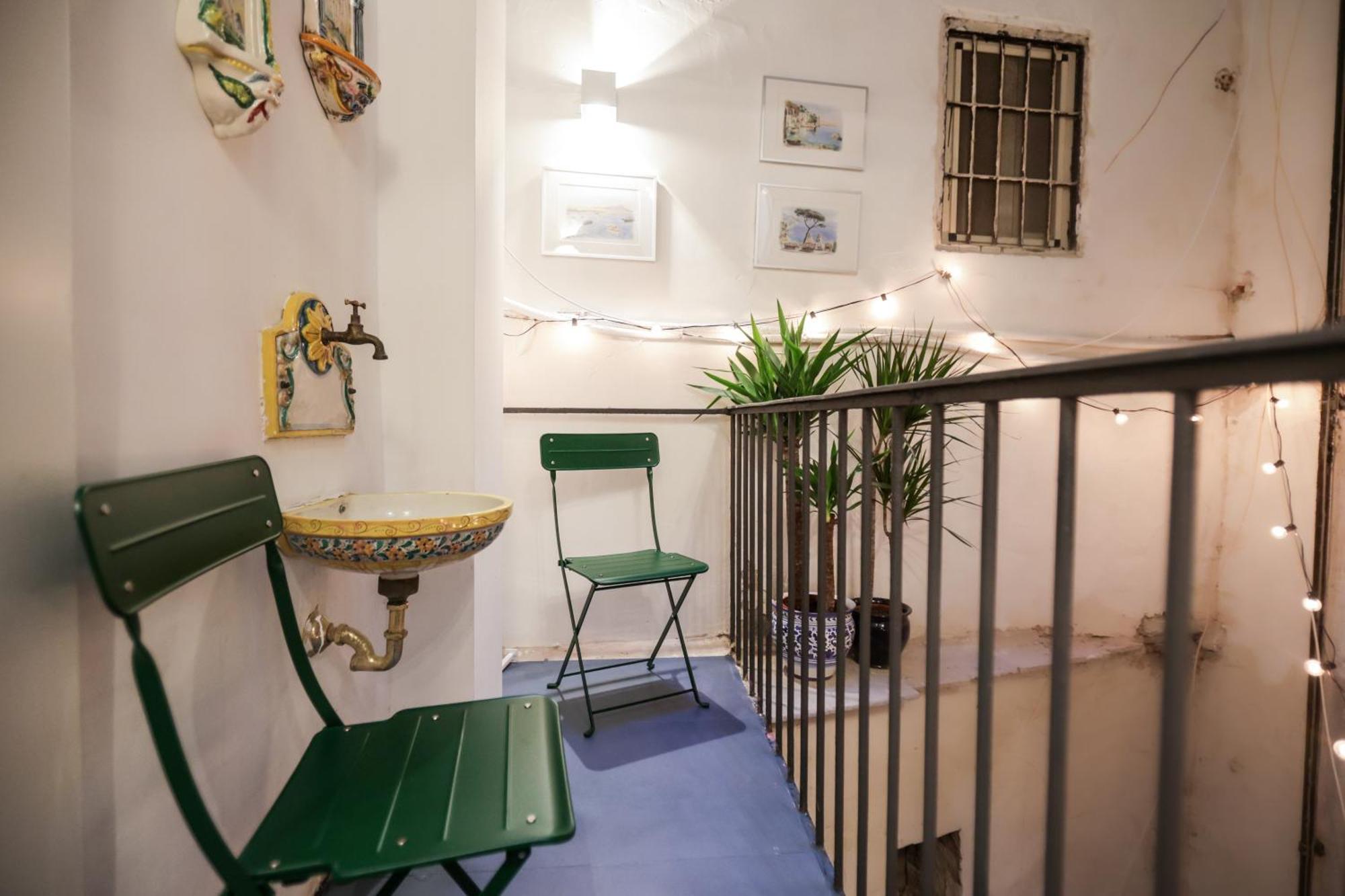 Alma De Chiaja - Design Suites & Apartments Napoli Bagian luar foto