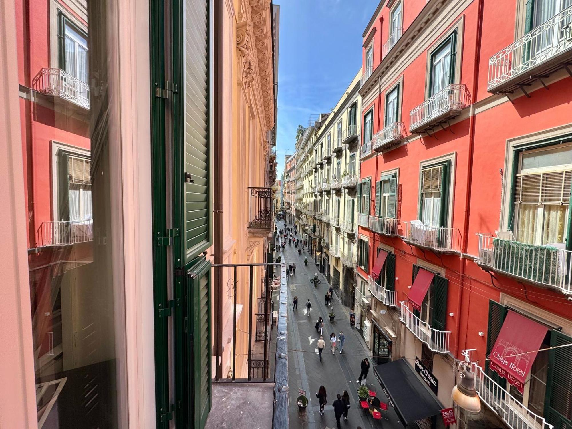 Alma De Chiaja - Design Suites & Apartments Napoli Bagian luar foto
